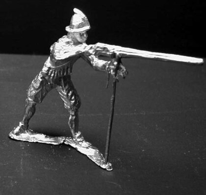 1601  EE   Musketeer with helmet, firing position (resin print)